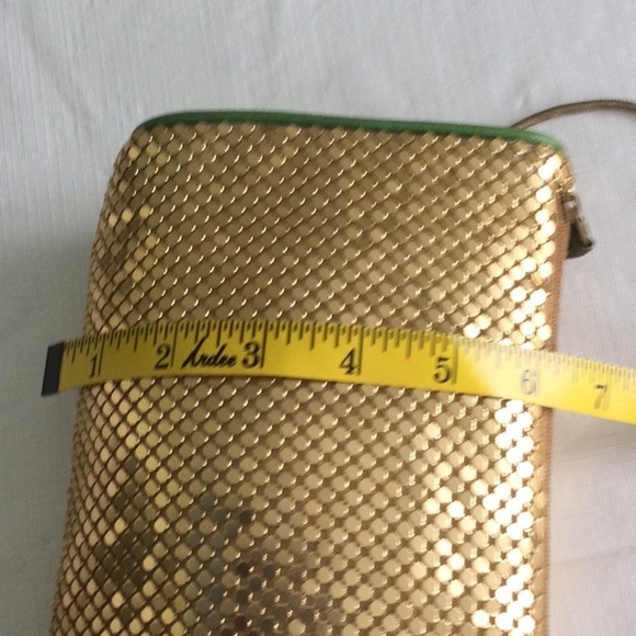 Woman’s Vintage Mesh Evening bag by Apri made in China  gold with green trim - Picture 5 of 6